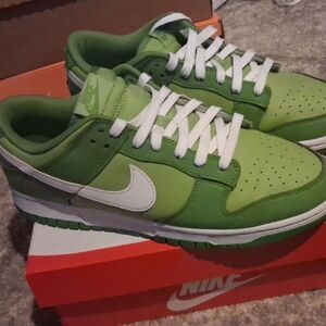 Nike Dunk Lows Chlorophyll Size 9.5m